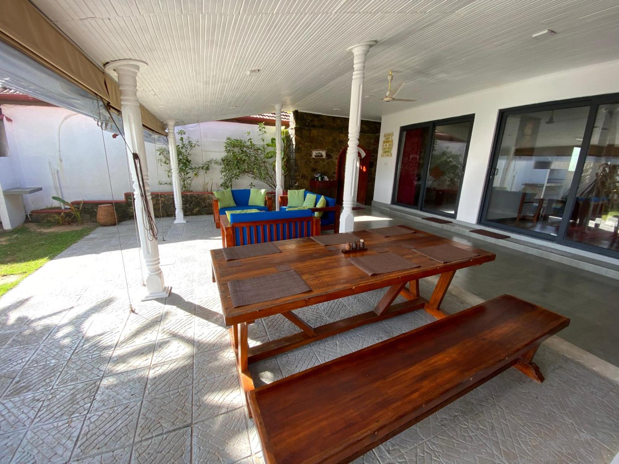 Tropical Beach House Hikkaduwa Dış mekan fotoğraf